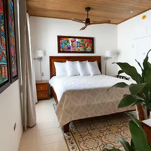 https://casa-wilson-inn.sanjuanpuertorico-hotels.com